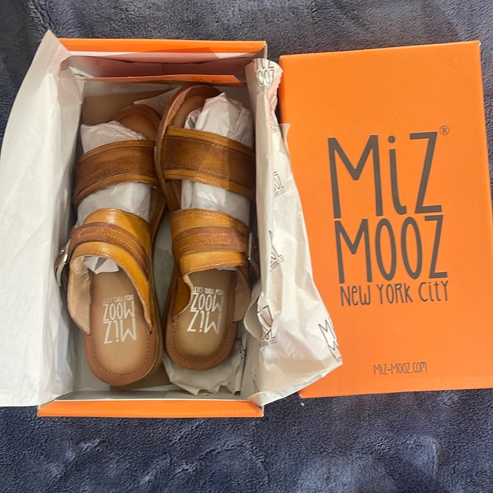 Miz mooz sandal size. 8
